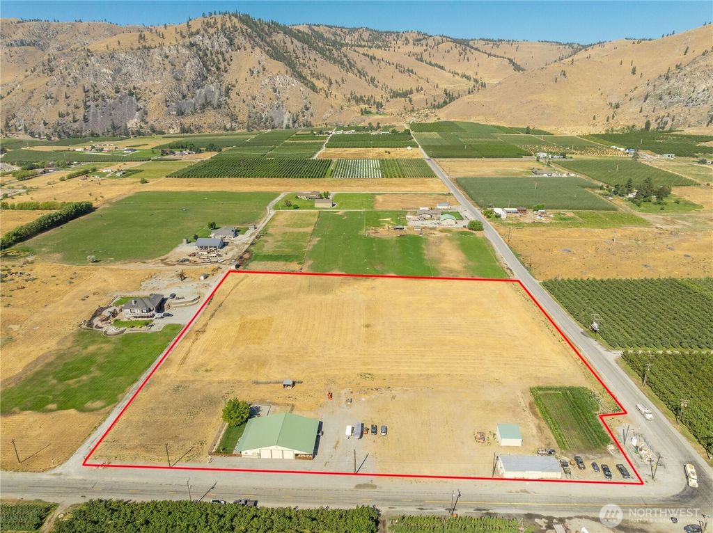 Photo of 1813 Howard Flats Road, Chelan, WA 98816 (MLS # 2481371)