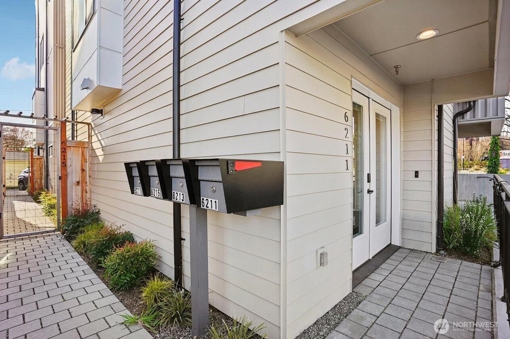 Photo of 6211 12th Avenue NE, Seattle, WA 98115 (MLS # 2583632)