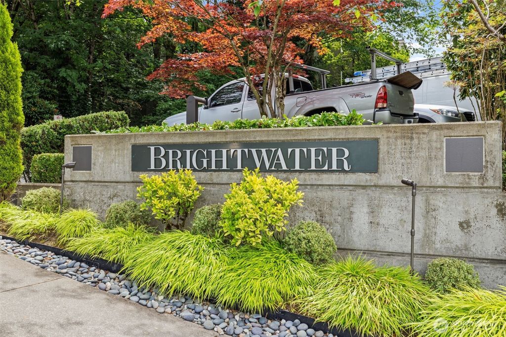 Photo of 501 Kirkland Avenue #303, Kirkland, WA 98033 (MLS # 2410871)