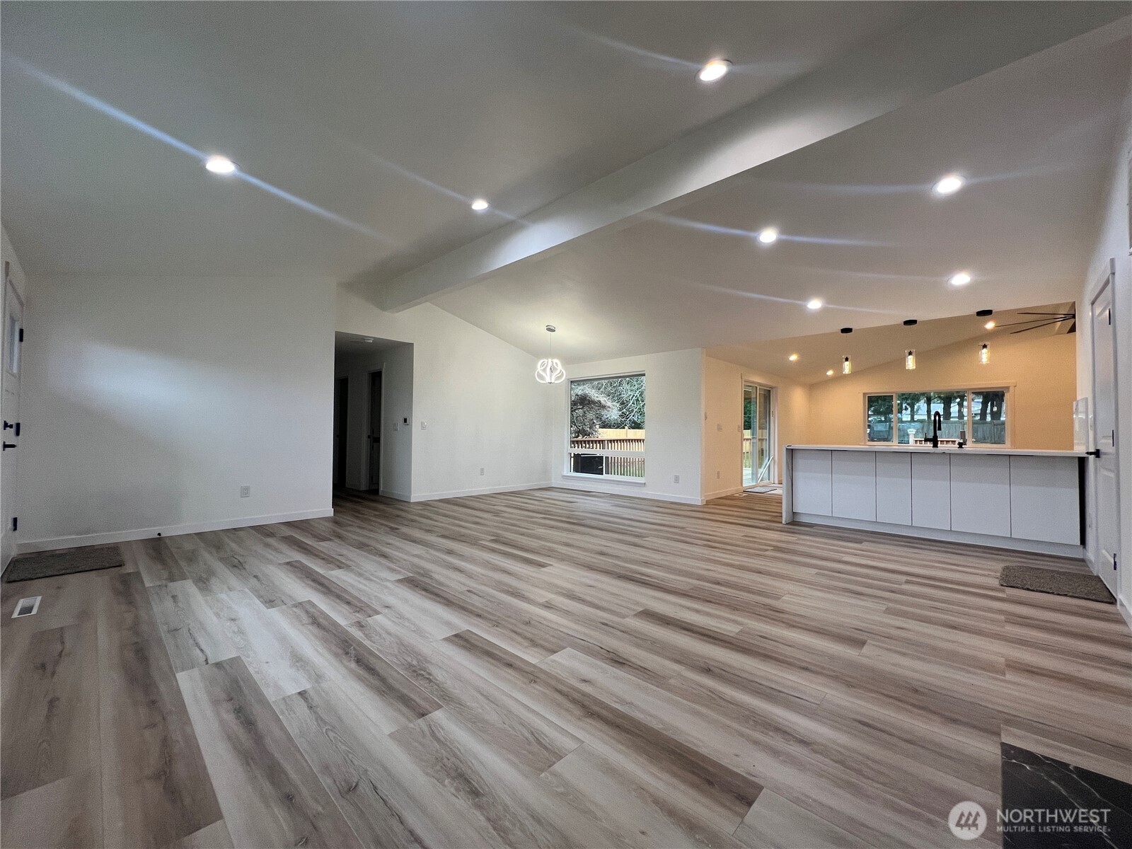 3711 Grandview Drive W