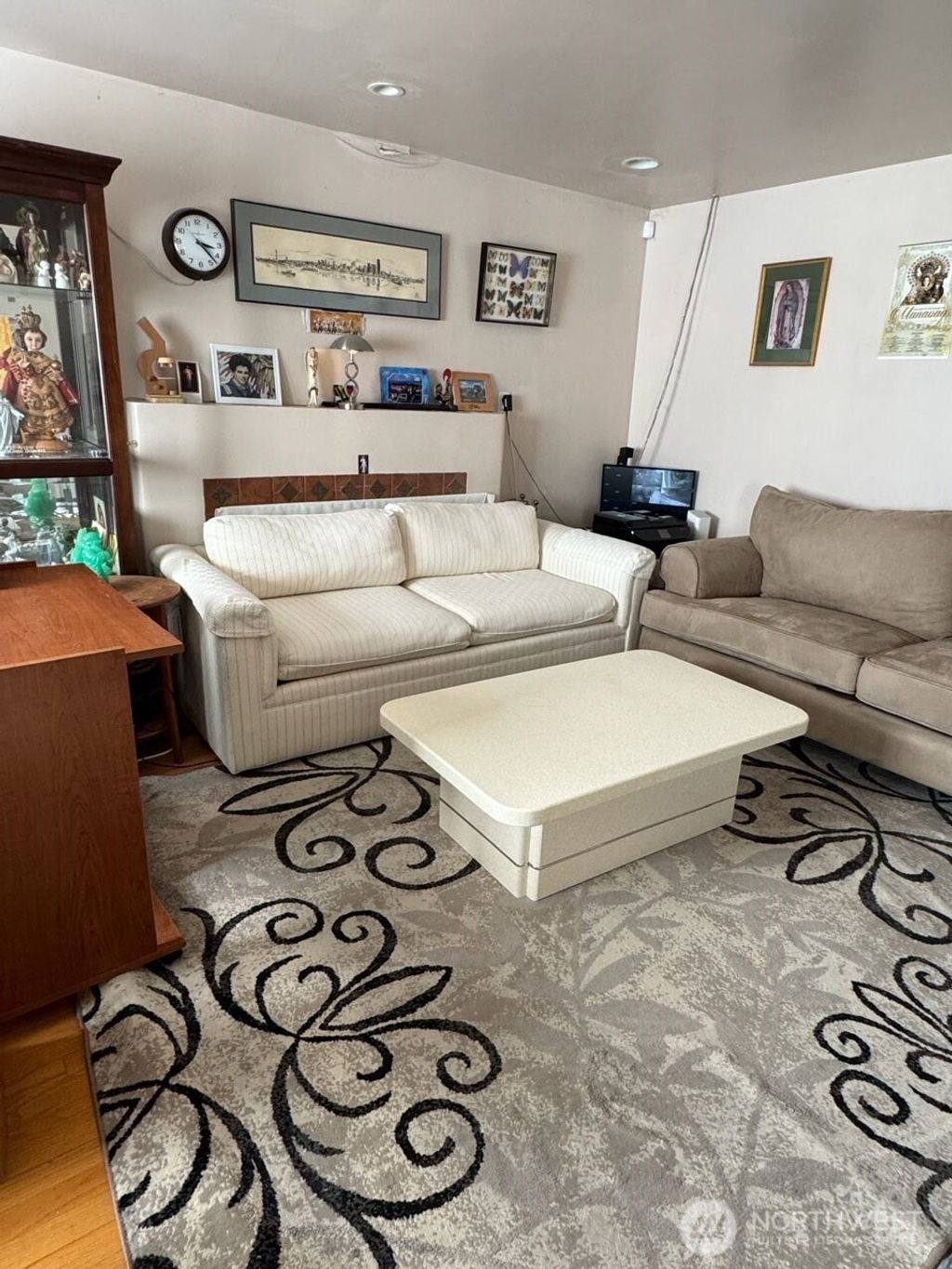 Photo of 830 NE 67th Street, Seattle, WA 98114 (MLS # 2334811)