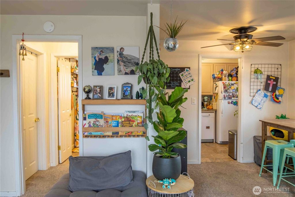 Photo of 150 Lavender Court #43, Wenatchee, WA 98801 (MLS # 2465851)