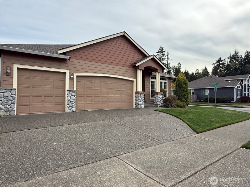 3126 RED FERN Drive NW