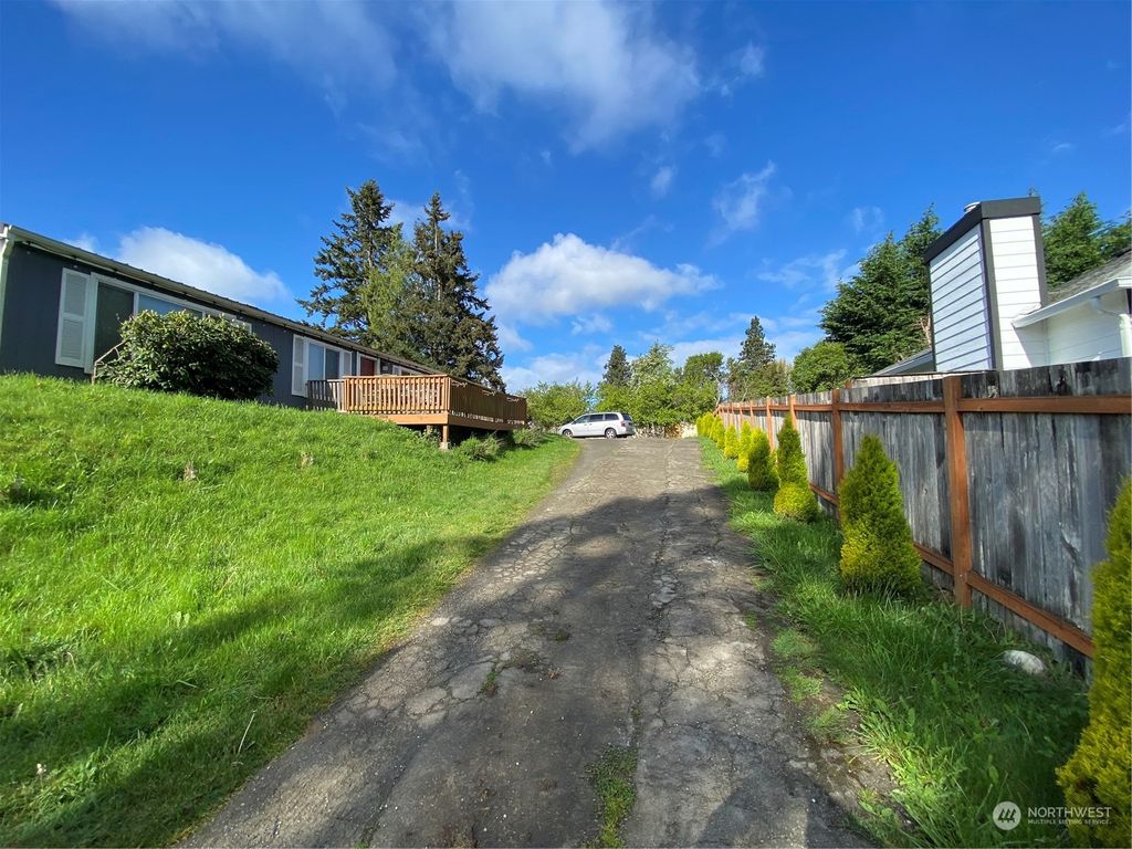 Photo of 19219 107th Avenue SE, Renton, WA 98055 (MLS # 2233130)