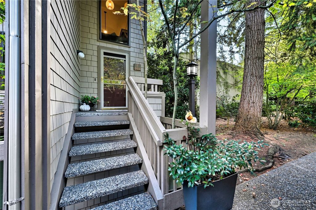 Photo of 13730 15th Avenue NE #E204, Seattle, WA 98125 (MLS # 2439921)