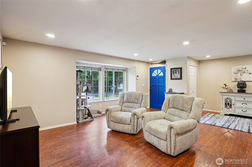 Photo of 11404 208th Avenue E, Bonney Lake, WA 98391 (MLS # 2488063)