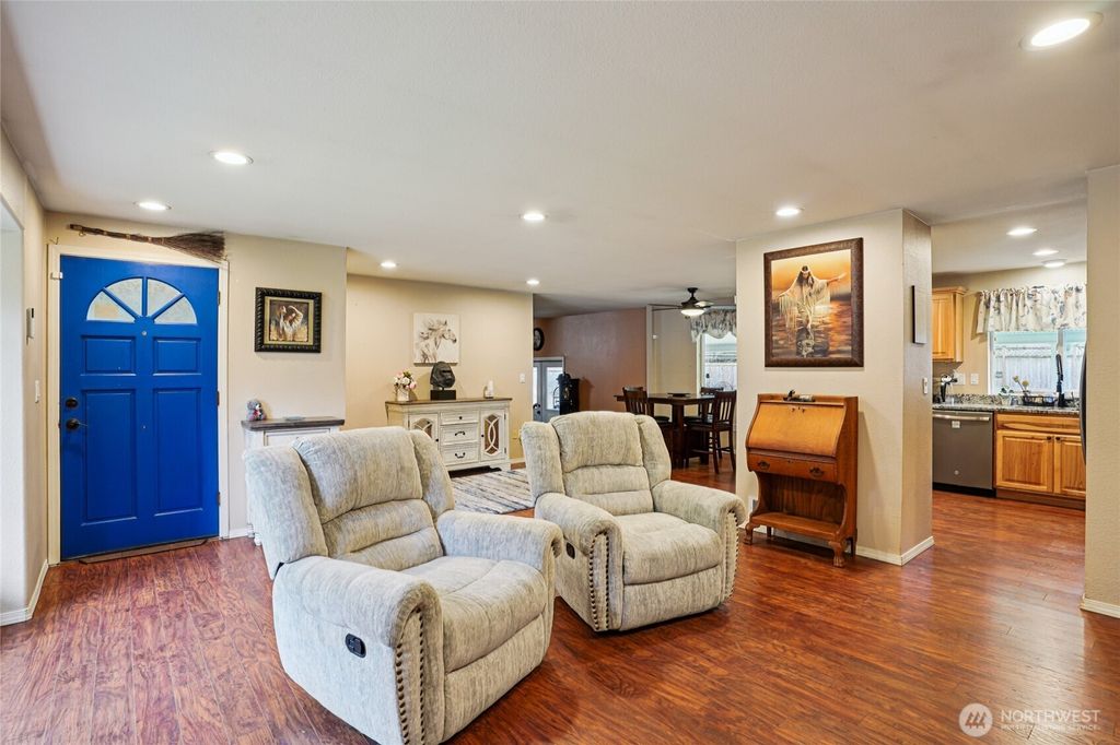 Photo of 11404 208th Avenue E, Bonney Lake, WA 98391 (MLS # 2488063)