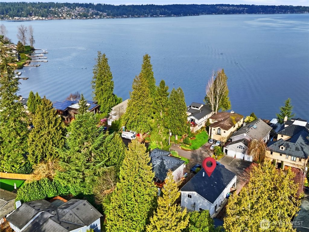 Photo of 18825 SE 42nd Street, Issaquah, WA 98027 (MLS # 2480686)