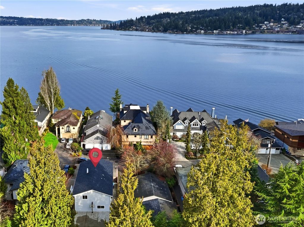 Photo of 18825 SE 42nd Street, Issaquah, WA 98027 (MLS # 2480686)