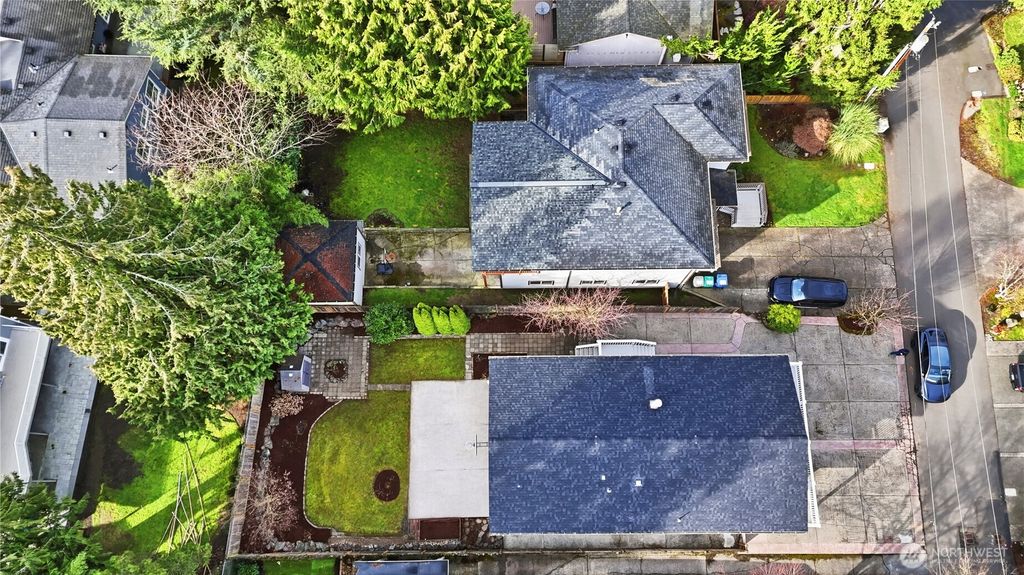 Photo of 18825 SE 42nd Street, Issaquah, WA 98027 (MLS # 2480686)