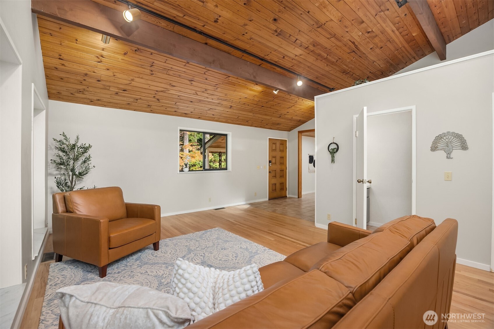 5981 Lynwood Center Road NE