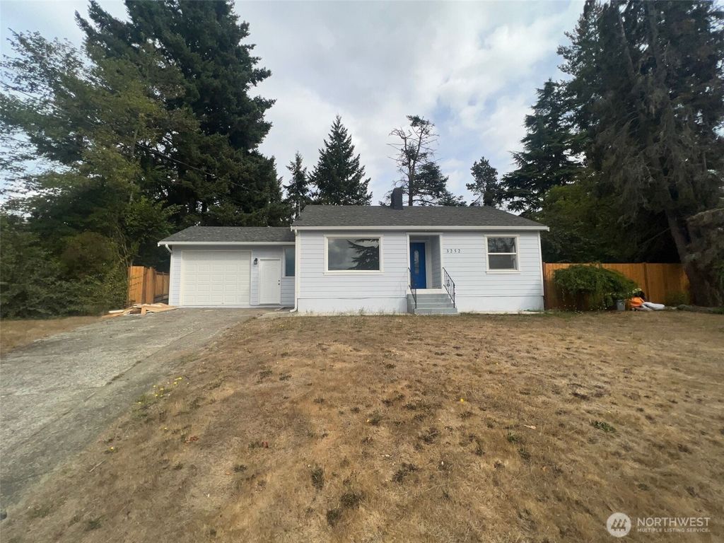 Photo of 3252 Herren Avenue Ave, Bremerton, WA 98310 (MLS # 2486180)