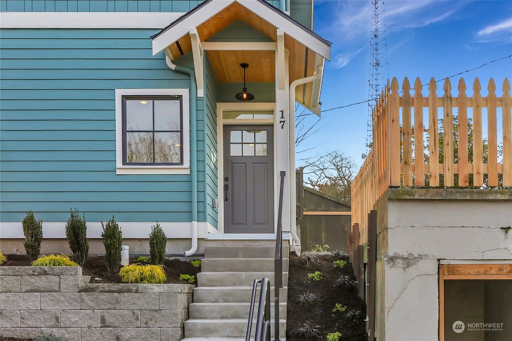 Photo of 17 Blaine Street #2, Seattle, WA 98109 (MLS # 2198613)