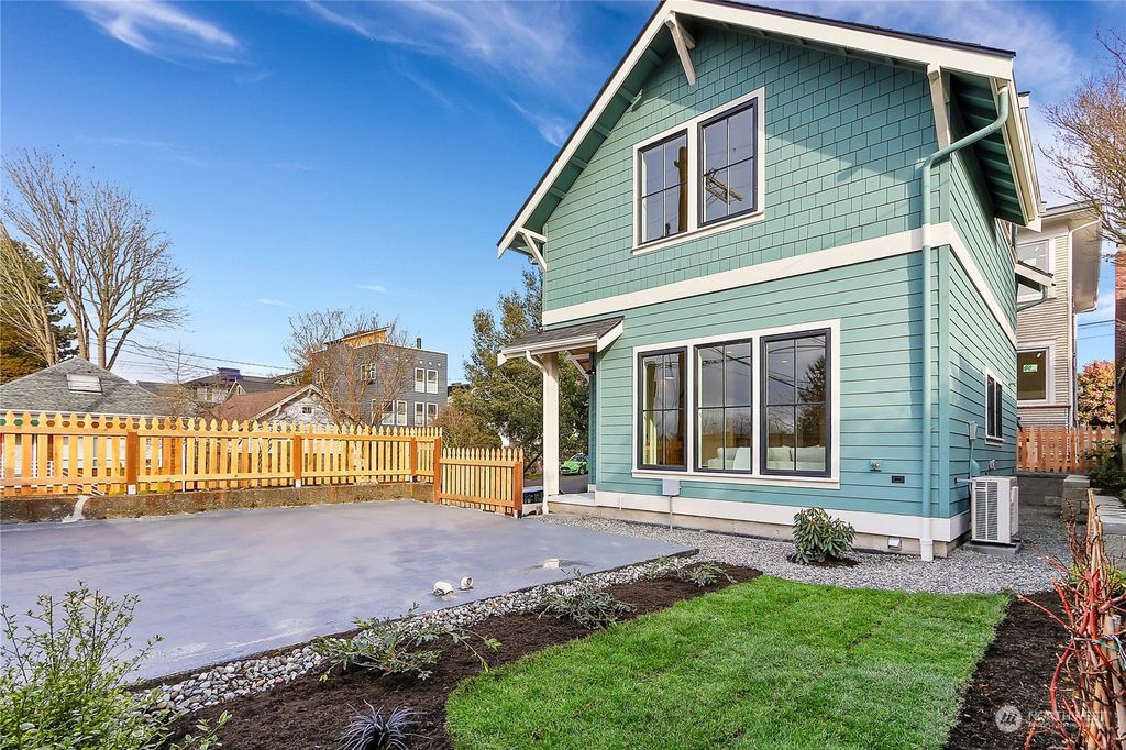 Photo of 17 Blaine Street #2, Seattle, WA 98109 (MLS # 2198613)