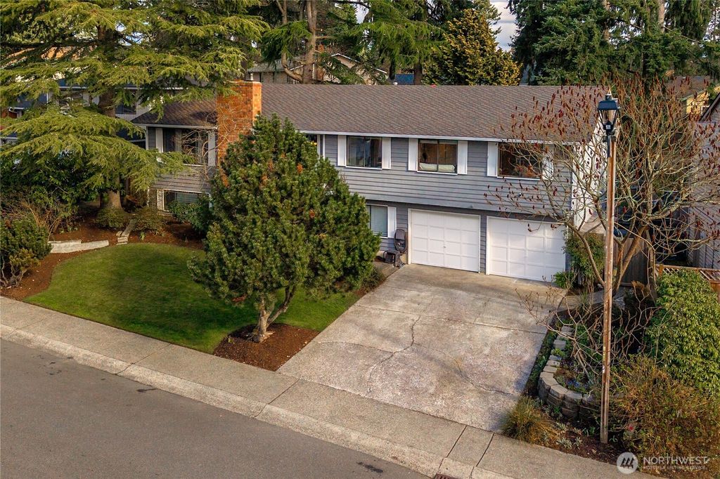 Photo of 32808 4th Avenue SW, Federal Way, WA 98023 (MLS # 2503860)