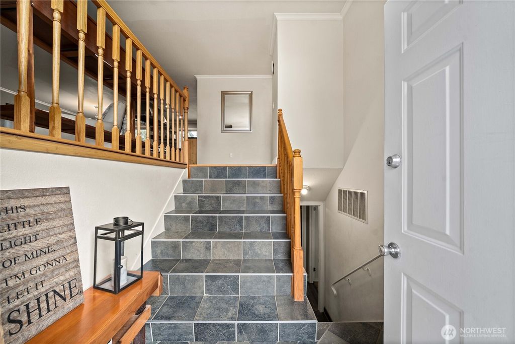 Photo of 32808 4th Avenue SW, Federal Way, WA 98023 (MLS # 2503860)