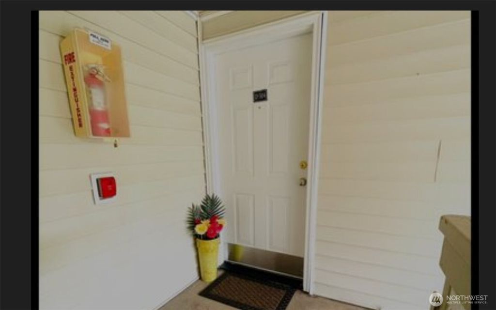 Photo of 1009 112th Street #D304, Everett, WA 98208 (MLS # 2393101)