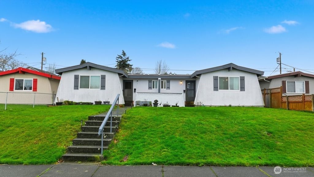 Photo of 2113 St. State St, Everett, WA 98201 (MLS # 2466693)