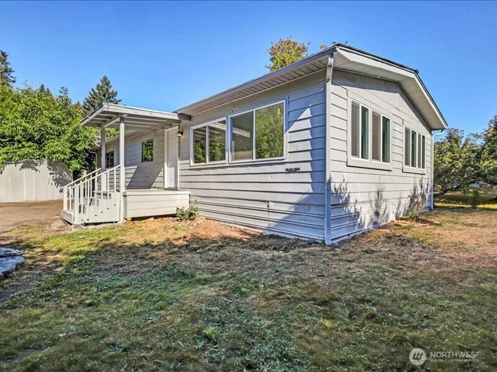 Photo of 15430 SE 116th Street, Renton, WA 98059 (MLS # 2436424)