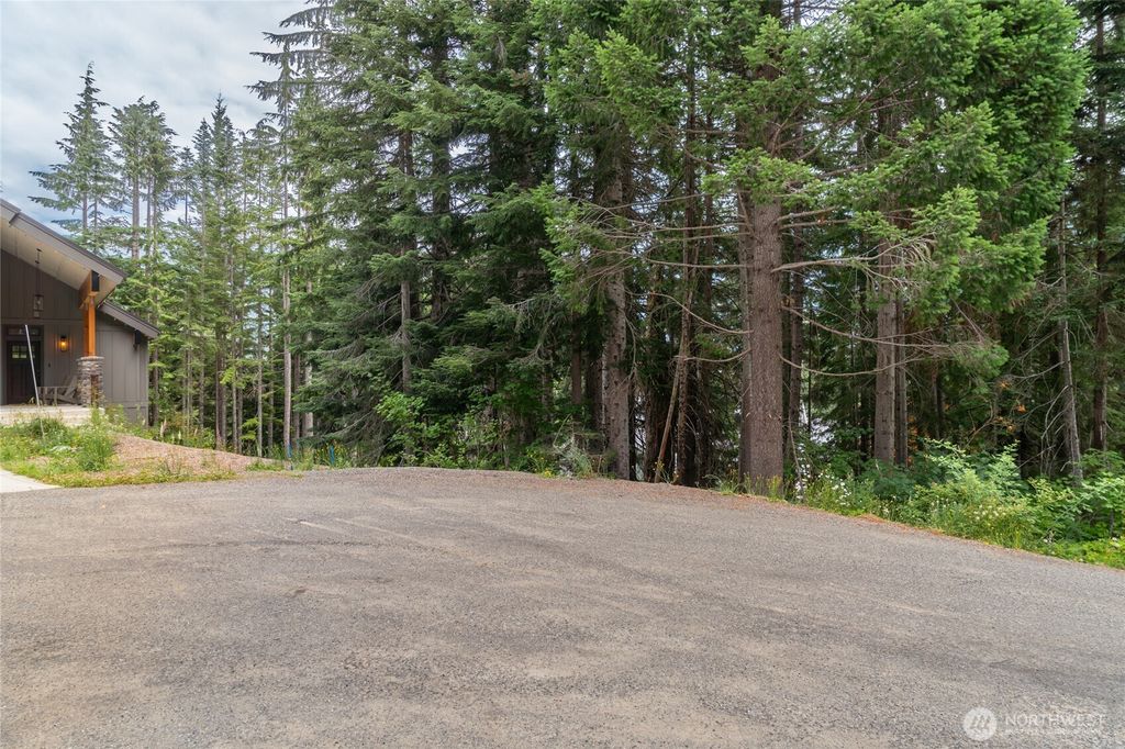 Photo of 14 Arlberg Place, Snoqualmie Pass, WA 98068 (MLS # 2411915)