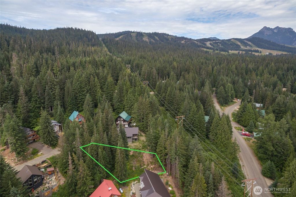 Photo of 14 Arlberg Place, Snoqualmie Pass, WA 98068 (MLS # 2411915)