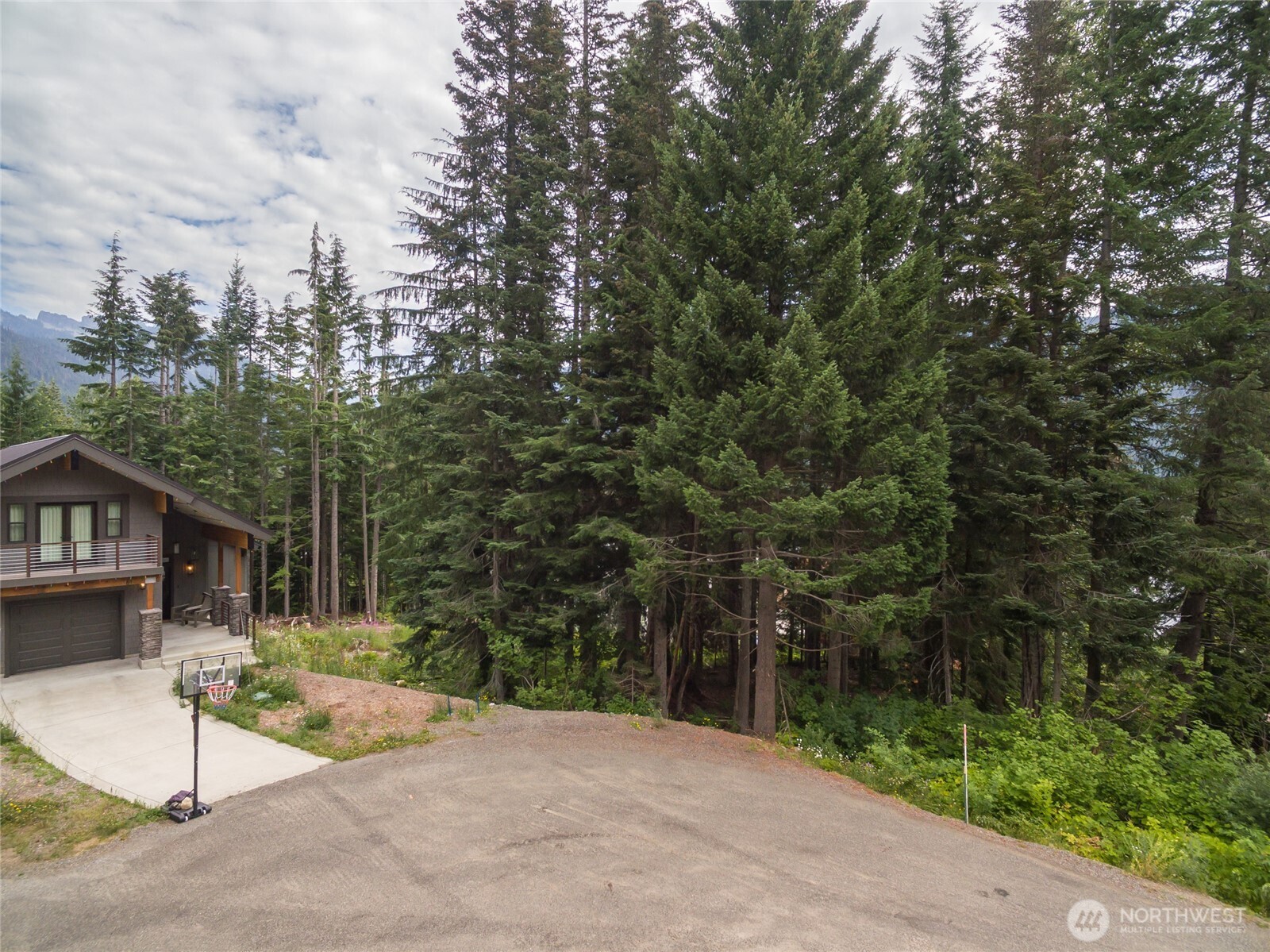 14 Arlberg Place