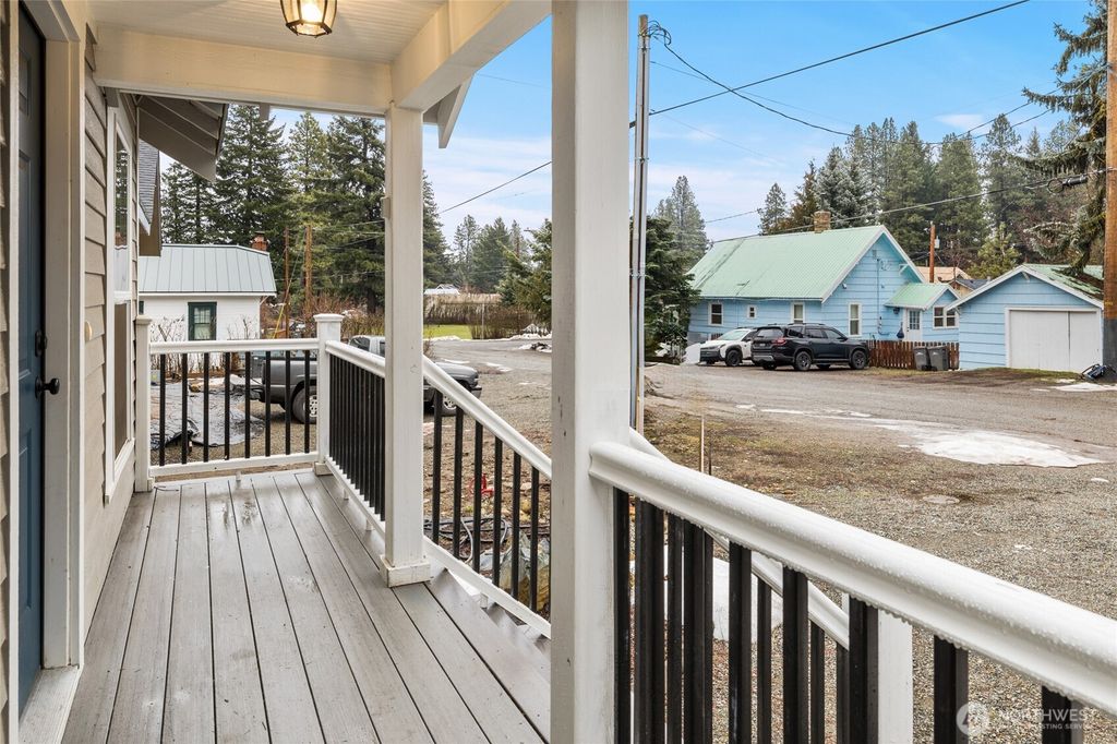 Photo of 708 Roslyn Place, Cle Elum, WA 98922 (MLS # 2475868)