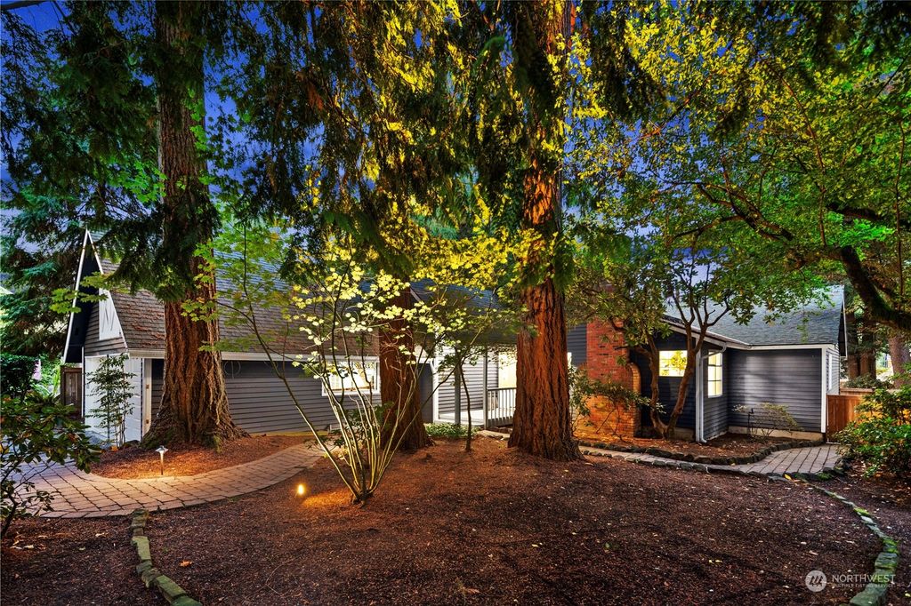 Photo of 10705 SE 29th Street, Beaux Arts, WA 98004 (MLS # 2299012)