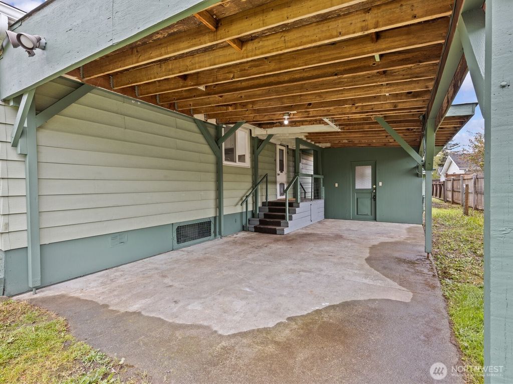 Photo of 623 7th Street, Sultan, WA 98294 (MLS # 2365145)