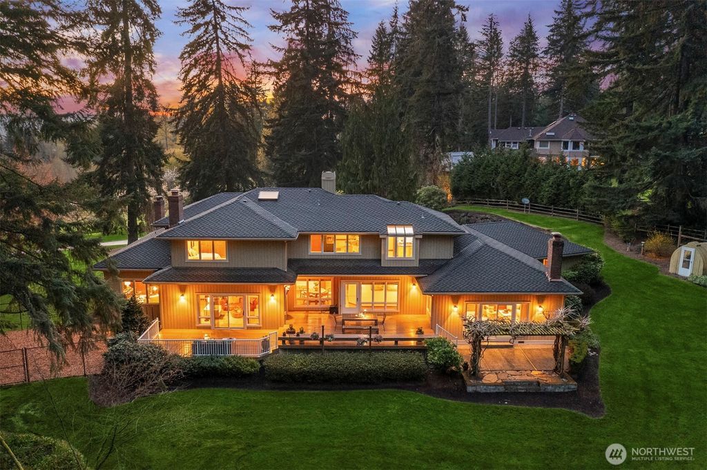 Photo of 9607 208th Avenue NE, Redmond, WA 98053 (MLS # 2510020)