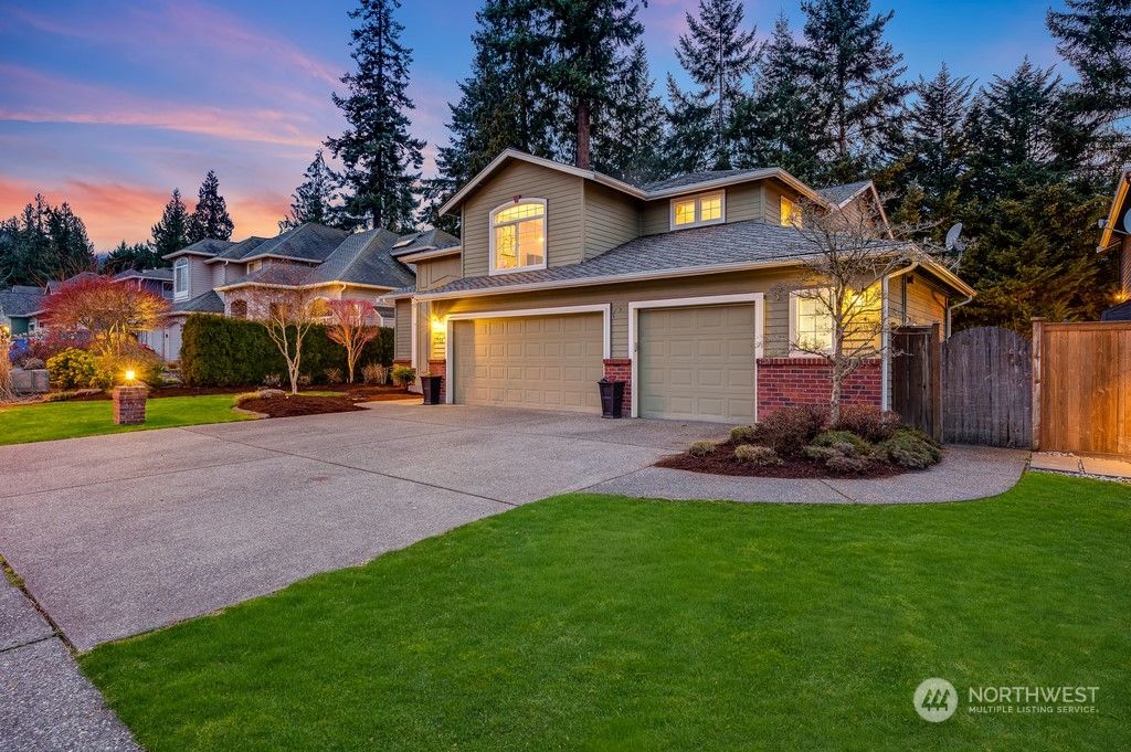 Photo of 705 NW Everwood Drive, Issaquah, WA 98027 (MLS # 2035893)