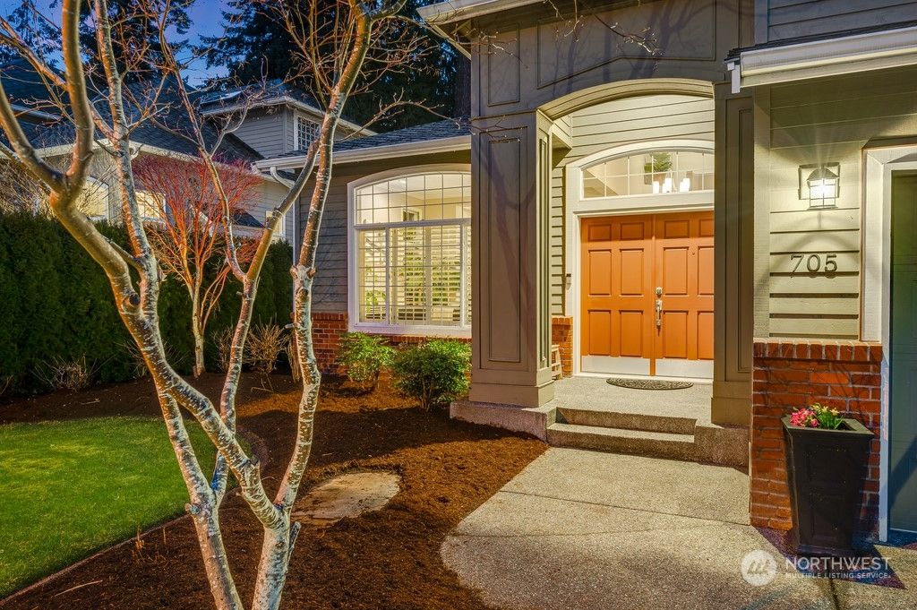 Photo of 705 NW Everwood Drive, Issaquah, WA 98027 (MLS # 2035893)