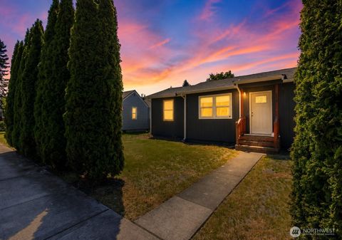 Photo of 103 M Street SE, Auburn, WA 98002 (MLS # 2531644)