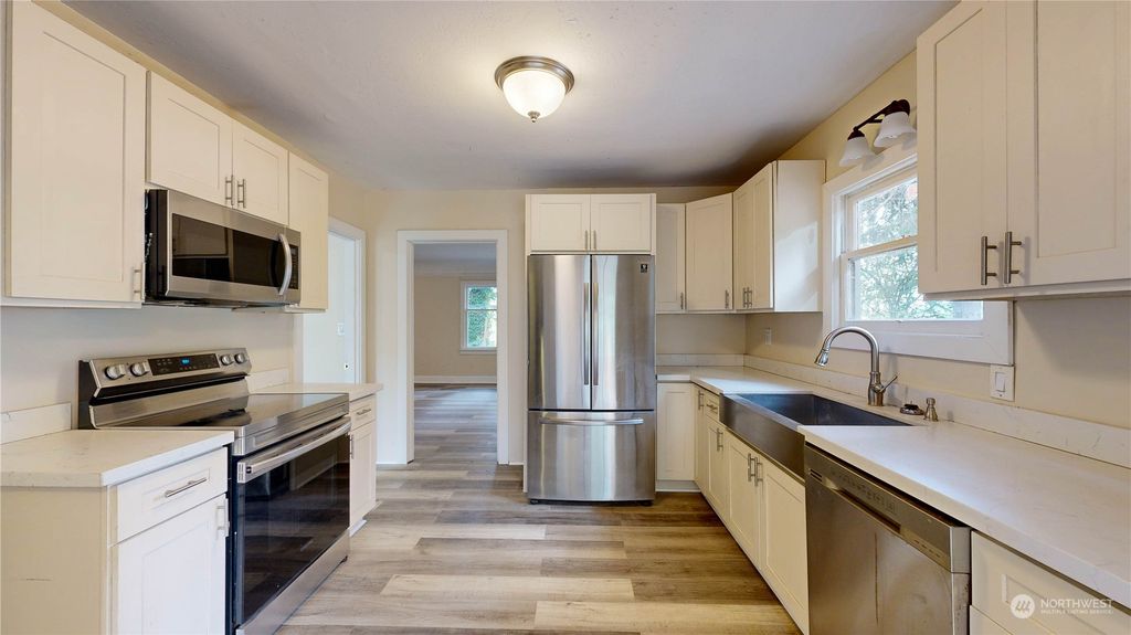 Photo of 37927 Auburn Enumclaw Road SE, Auburn, WA 98092 (MLS # 2272034)