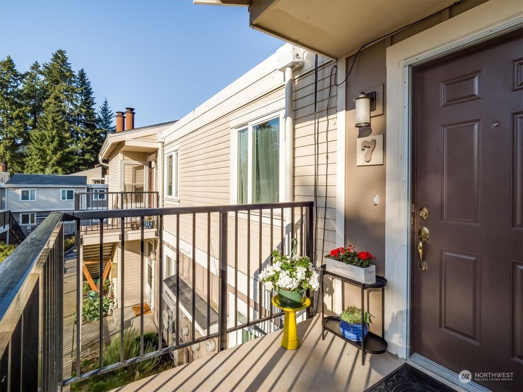 Photo of 12716 NE 120th Street #H-7, Kirkland, WA 98034 (MLS # 2048019)