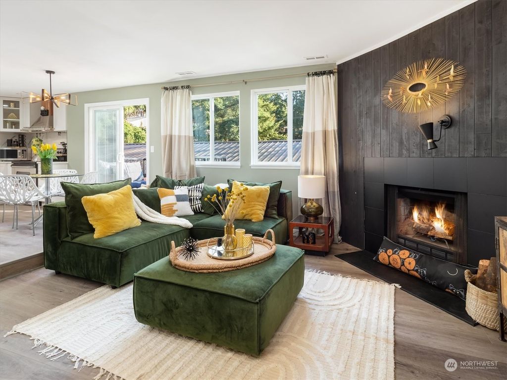 Photo of 12716 NE 120th Street #H-7, Kirkland, WA 98034 (MLS # 2048019)