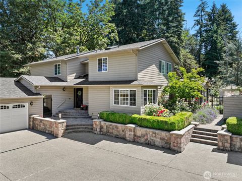 Photo of 2719 36th Street SE, Puyallup, WA 98374 (MLS # 2552460)