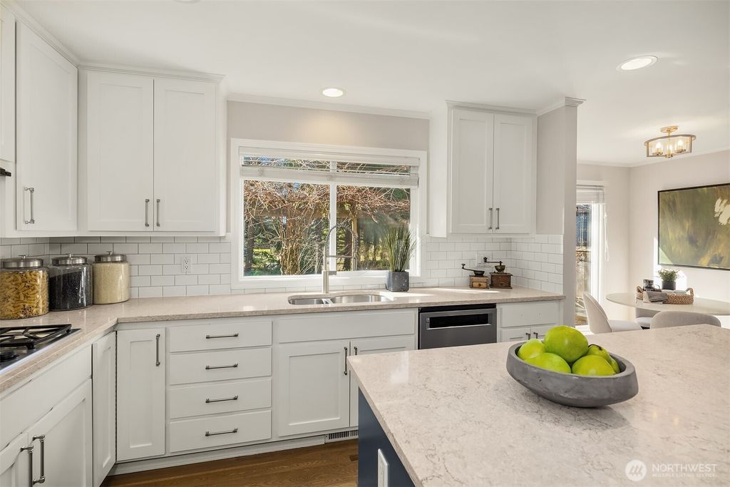 Photo of 8537 NE 128th Street, Kirkland, WA 98034 (MLS # 2500807)