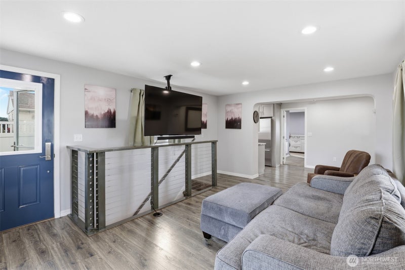 104 W Adams W
