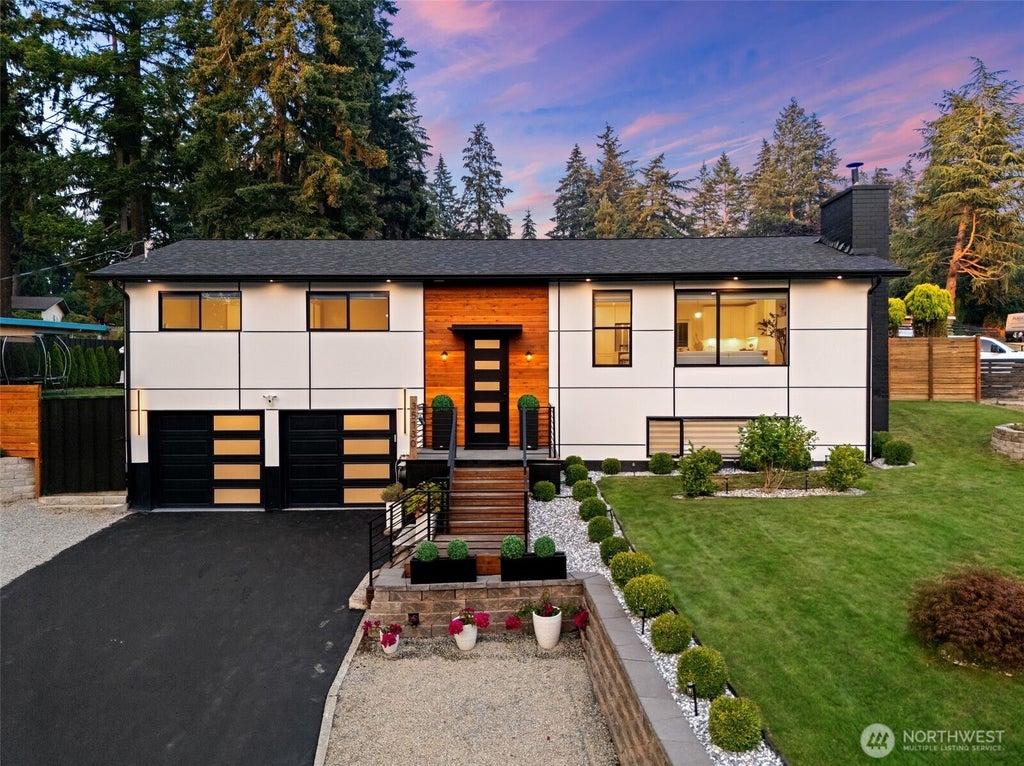 Photo of 35730 26th Avenue S, Federal Way, WA 98003 (MLS # 2590469)