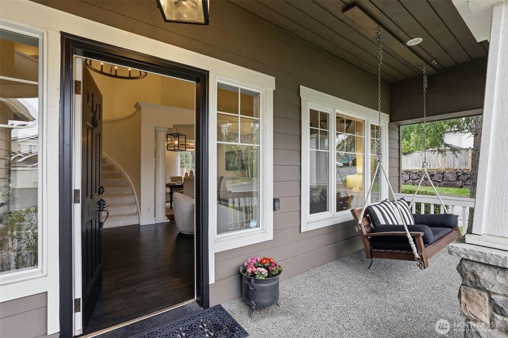 Photo of 928 271st Avenue SE, Sammamish, WA 98075 (MLS # 2492157)