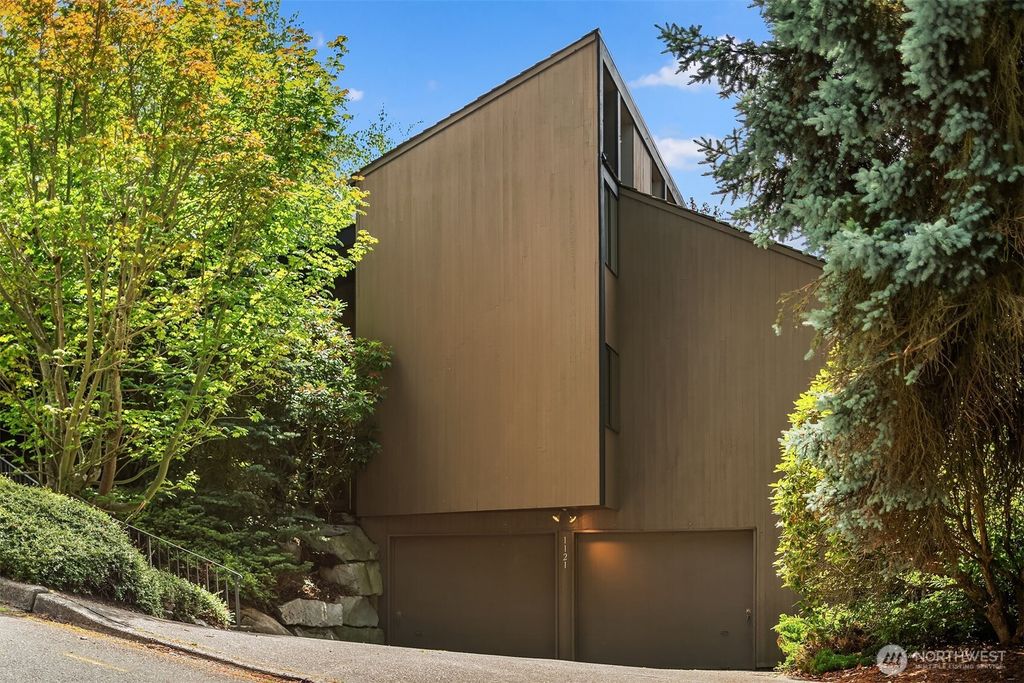 Photo of 1121 NW 200th Street, Shoreline, WA 98177 (MLS # 2409804)