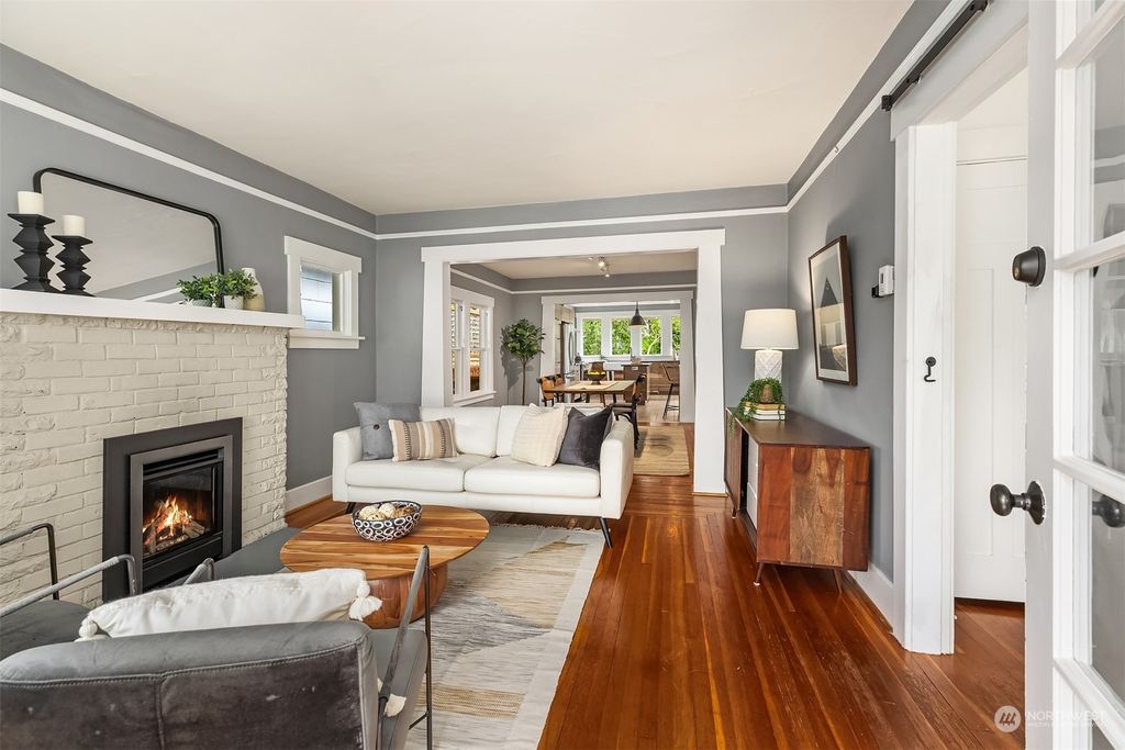 Photo of 147 NE 52nd Street, Seattle, WA 98105 (MLS # 2243842)
