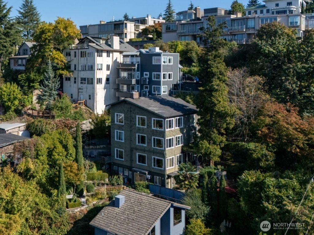 Photo of 814 E Howe Street, Seattle, WA 98102 (MLS # 2452188)