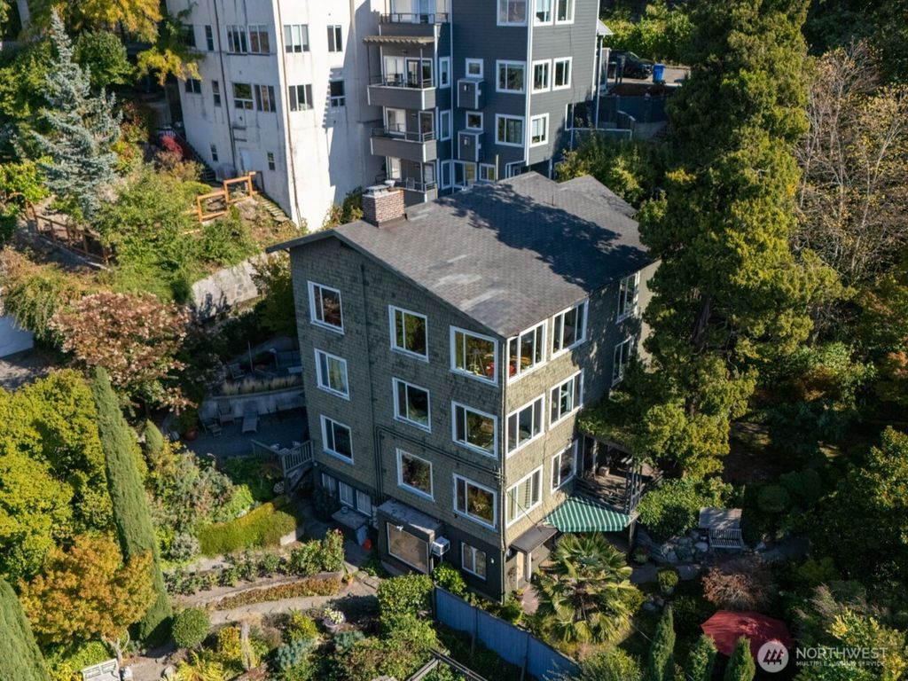 Photo of 814 E Howe Street, Seattle, WA 98102 (MLS # 2452188)