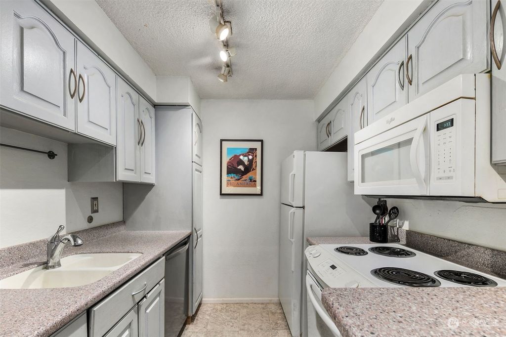 Photo of 3425 S 176th Street #162, SeaTac, WA 98188 (MLS # 2172231)