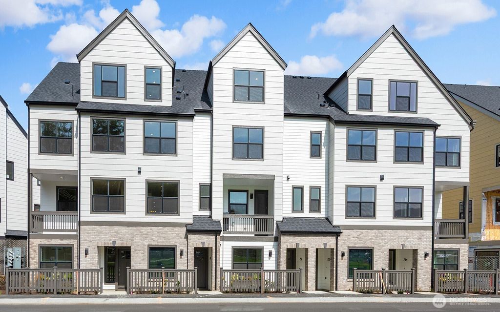 Photo of 762 NW Holly Street, Issaquah, WA 98027 (MLS # 2501173)