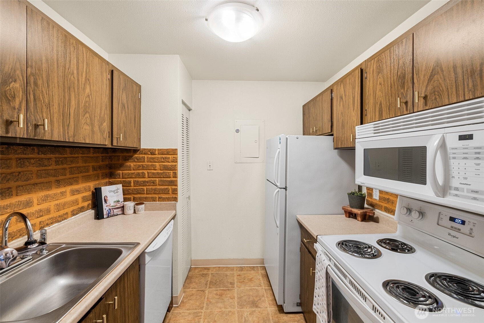 1506 N Defiance Street R102