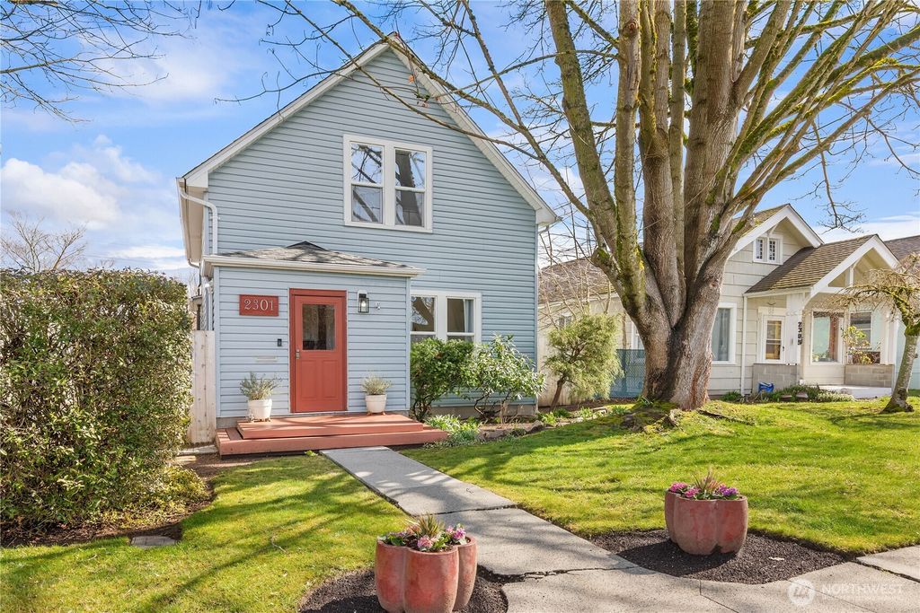 Photo of 2301 Cedar Street, Everett, WA 98201 (MLS # 2347716)