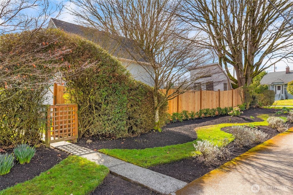 Photo of 2301 Cedar Street, Everett, WA 98201 (MLS # 2347716)